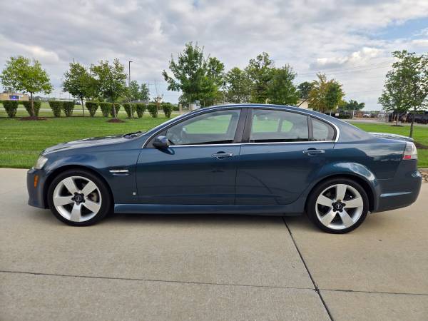 2009 Pontiac G8 Gt — photo 2