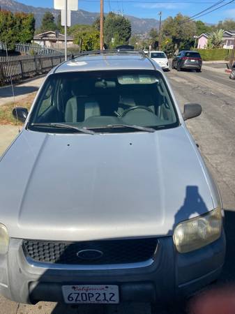 2005 Ford Escape XLS 4x4 Manual — photo 2