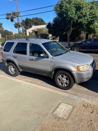 2005 Ford Escape XLS 4x4 Manual — photo 1