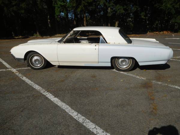 1961 Ford Thunderbird Hardtop — photo 12