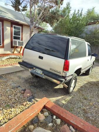 1997 Chevrolet Tahoe LS — photo 2