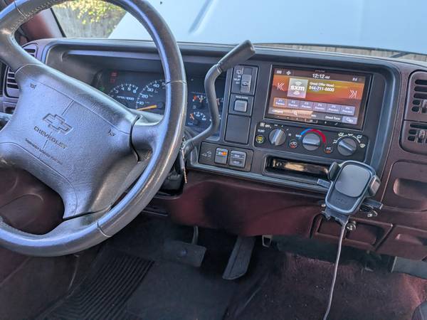 1997 Chevrolet Tahoe LS — photo 4