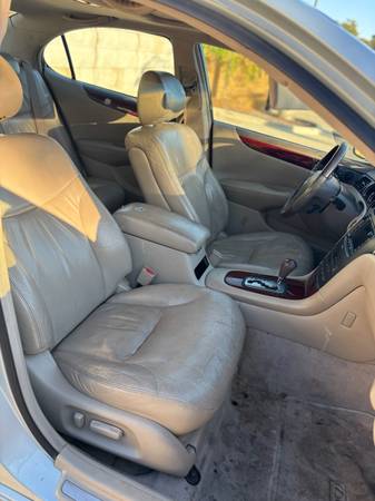 2002 Lexus ES 300 Base 4dr Sedan Automatic — photo 9