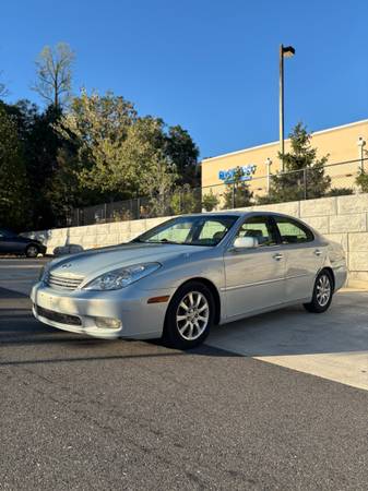 2002 Lexus ES 300 Base 4dr Sedan Automatic — photo 1