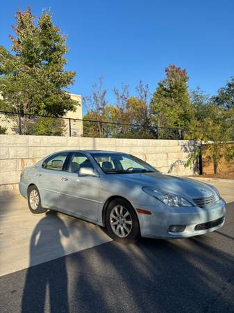 2002 Lexus ES 300 Base 4dr Sedan Automatic — photo 3