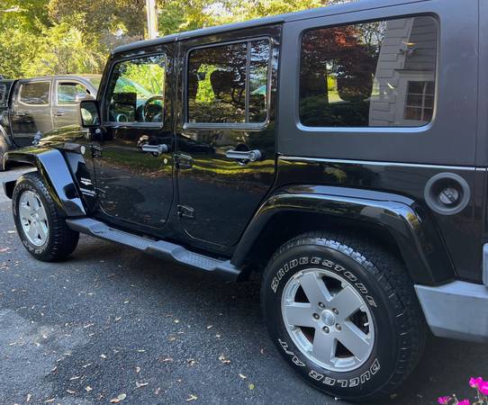 2010 Jeep Wrangler Sahara — photo 4