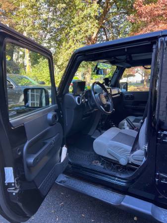 2010 Jeep Wrangler Sahara — photo 6
