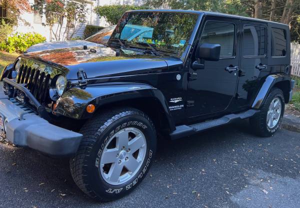 2010 Jeep Wrangler Sahara — photo 1