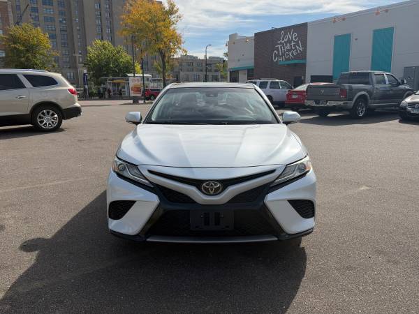 2020 Toyota Camry SE — photo 8