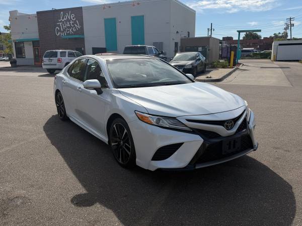 2020 Toyota Camry SE — photo 7