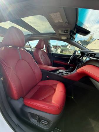 2020 Toyota Camry SE — photo 12