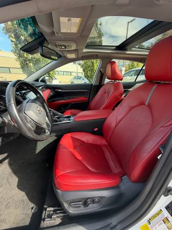2020 Toyota Camry SE — photo 10