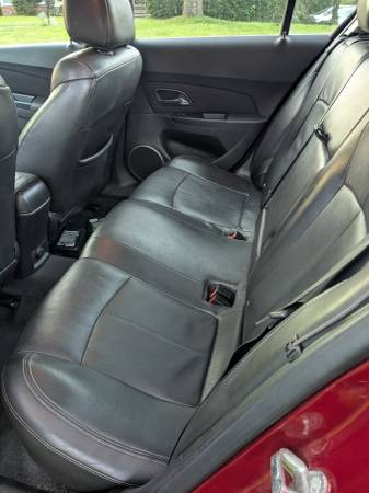 2011 Chevrolet Cruze 1LT — photo 3