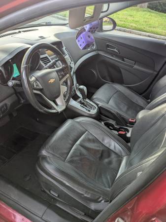 2011 Chevrolet Cruze 1LT — photo 2