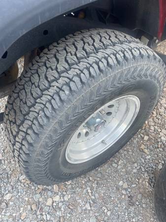 1995 Jeep Wrangler SE 2dr 4WD SUV — photo 3