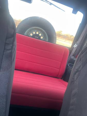 1995 Jeep Wrangler SE 2dr 4WD SUV — photo 4