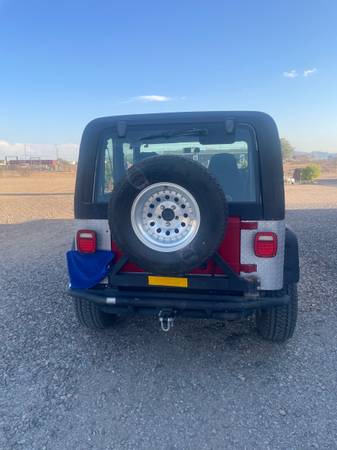 1995 Jeep Wrangler SE 2dr 4WD SUV — photo 8