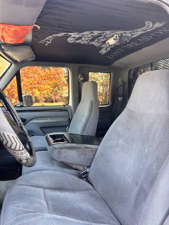1994 Ford F 250 XL 2dr Standard Cab LB — photo 6