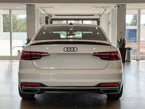 2023 Audi A4 Line — photo 2