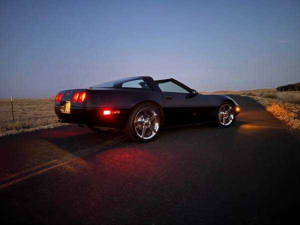 1994 Chevrolet Corvette ZR1 2dr Hatchback — photo 2