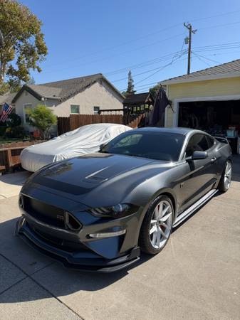 2019 Ford Mustang GT Premium 2dr Fastback Manual — photo 1