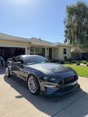 2019 Ford Mustang GT Premium 2dr Fastback Manual — photo 5