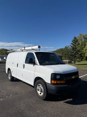 2014 Chevrolet Express 2500 DIESEL Rear-wheel Drive Cargo Van Automatic — photo 7