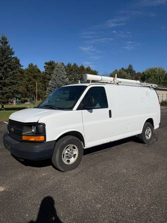 2014 Chevrolet Express 2500 DIESEL Rear-wheel Drive Cargo Van Automatic — photo 1