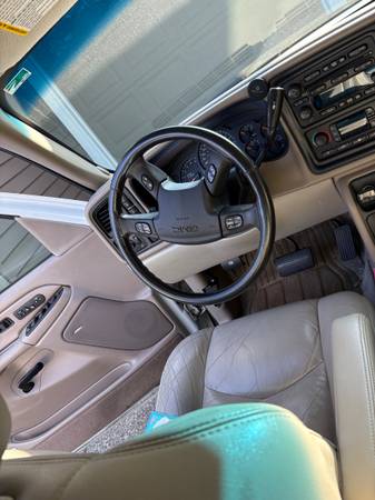 2004 GMC Yukon XL 1500 SLT 4x4 Automatic — photo 5