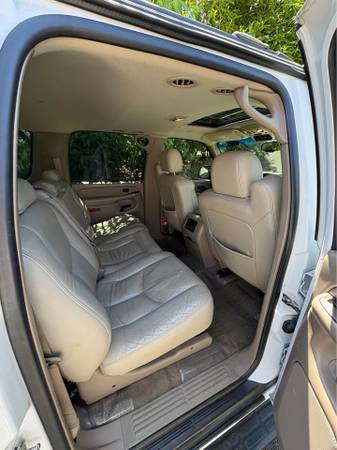 2004 GMC Yukon XL 1500 SLT 4x4 Automatic — photo 9