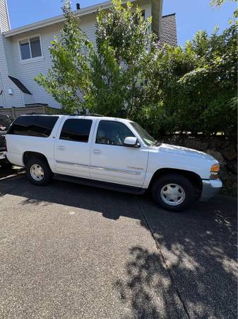 2004 GMC Yukon XL 1500 SLT 4x4 Automatic — photo 1