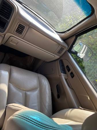 2004 GMC Yukon XL 1500 SLT 4x4 Automatic — photo 7