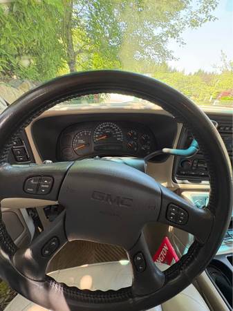 2004 GMC Yukon XL 1500 SLT 4x4 Automatic — photo 4