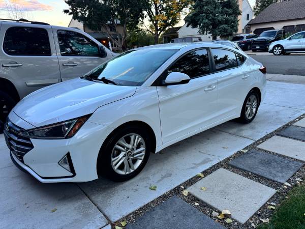 2019 Hyundai Elantra SEL 4dr Sedan Automatic — photo 1