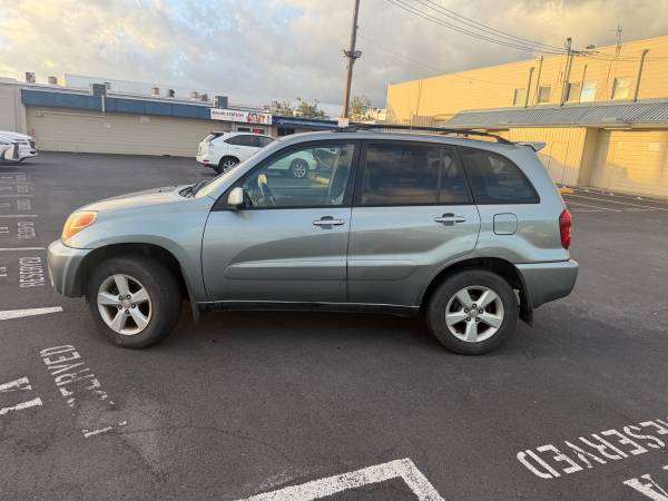 2004 Toyota Rav4 Base All-wheel Drive Manual — photo 2