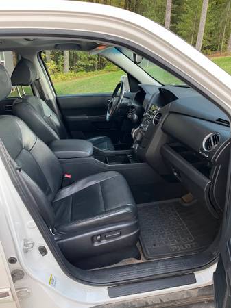 2013 Honda Pilot Touring 4dr Front-wheel Drive Automatic — photo 3