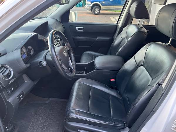 2013 Honda Pilot Touring 4dr Front-wheel Drive Automatic — photo 12