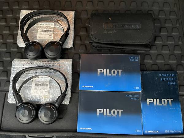 2013 Honda Pilot Touring 4dr Front-wheel Drive Automatic — photo 10