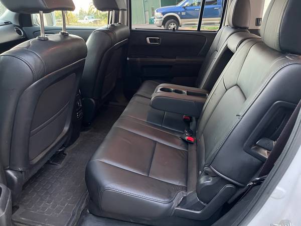 2013 Honda Pilot Touring 4dr Front-wheel Drive Automatic — photo 11