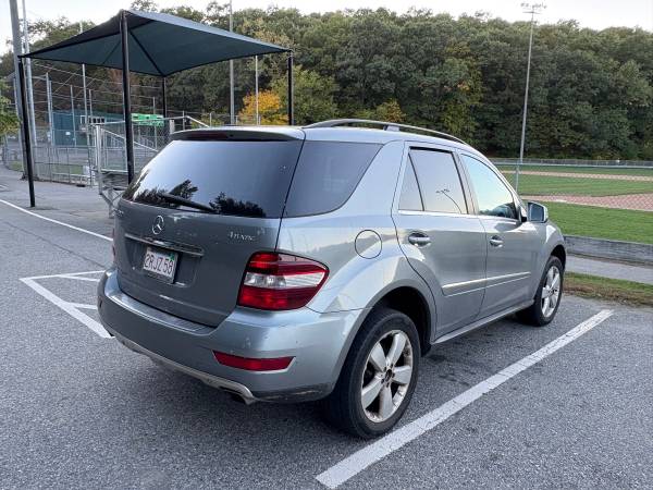 2011 Mercedes-Benz M-Class Base ML 350 — photo 3