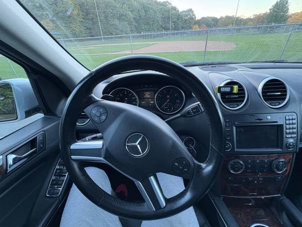 2011 Mercedes-Benz M-Class Base ML 350 — photo 1