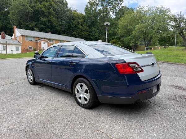 2013 Ford Taurus SHO 4dr All-wheel Drive Sedan Automatic — photo 3