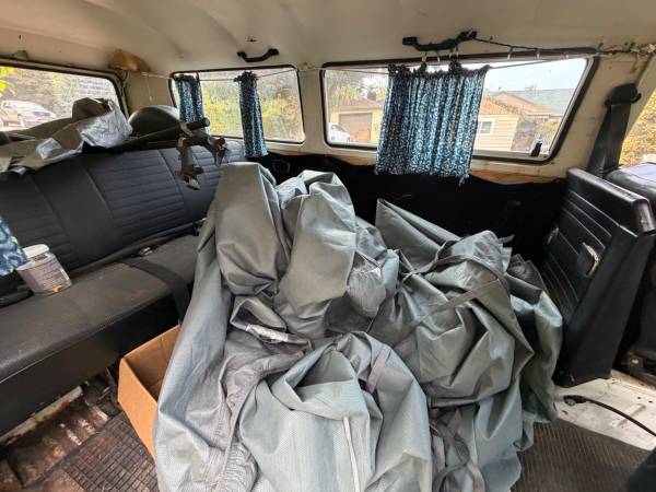 1972 Volkswagen Bus — photo 7