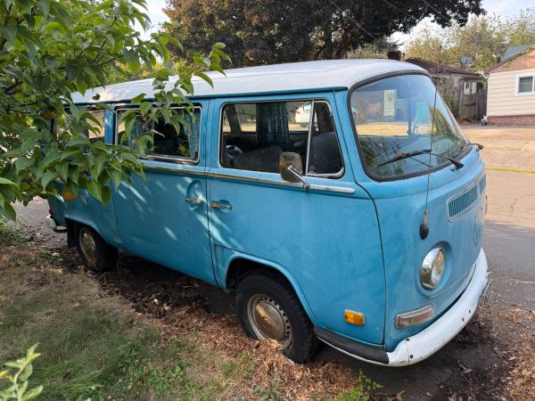 1972 Volkswagen Bus — photo 1