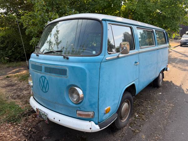 1972 Volkswagen Bus — photo 2