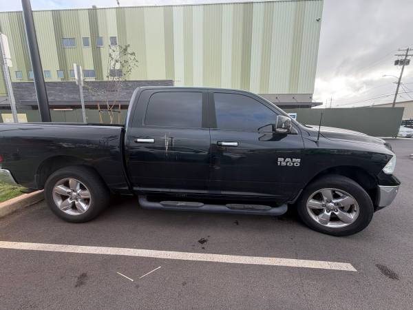 2016 RAM 1500 SLT 4x4 Quad Cab 140 in. WB Automatic — photo 3