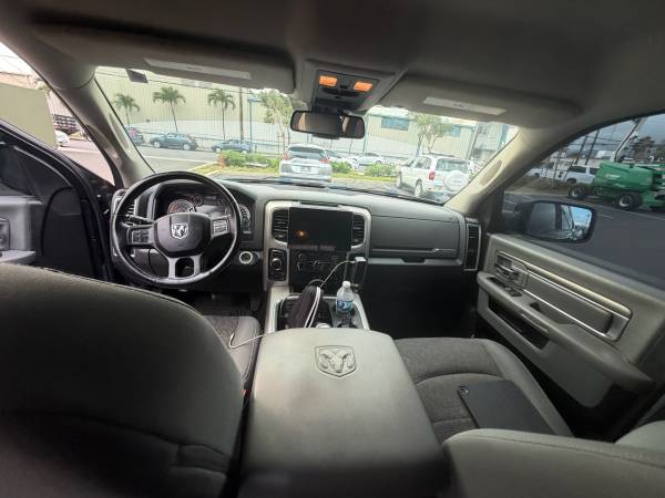 2016 RAM 1500 SLT 4x4 Quad Cab 140 in. WB Automatic — photo 10