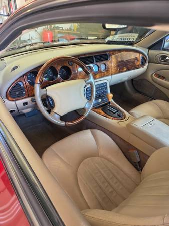 2000 Jaguar XJ8 L 4dr Sedan Automatic — photo 3