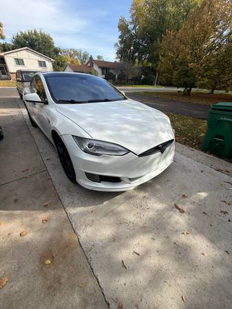 2013 Tesla Model S Base 4dr Sedan Automatic — photo 2