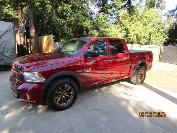 2015 RAM 1500 Express 4x4 Quad Cab 140 in. WB Automatic — photo 9